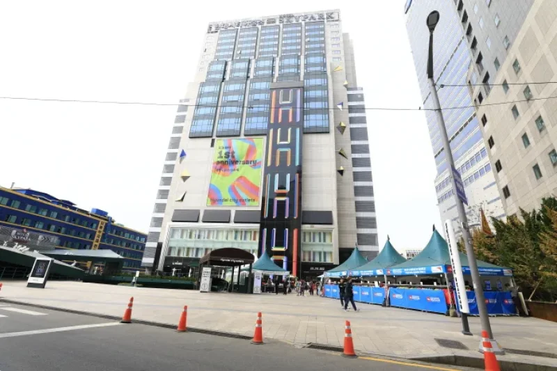 現代城市名牌折扣購物中心東大門店[韓國觀光品質認證/Korea Quality]현대시티아울렛 동대문점 [한국관광 품질인증/Korea Quality] (1/16)