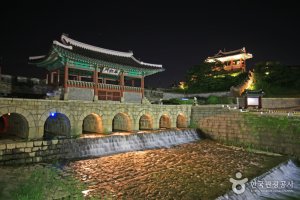 訪花隨柳亭(東北角樓)(방화수류정(동북각루))