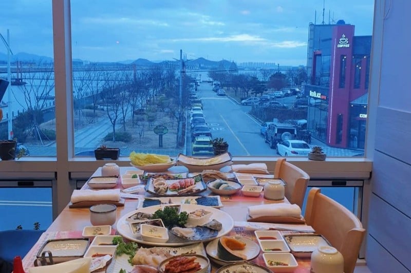 美港生魚片店  (4/6)