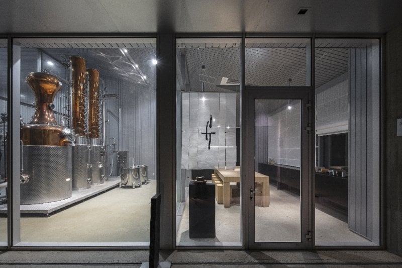RYU 蒸餾所R（RYU Distillery） (1/11)